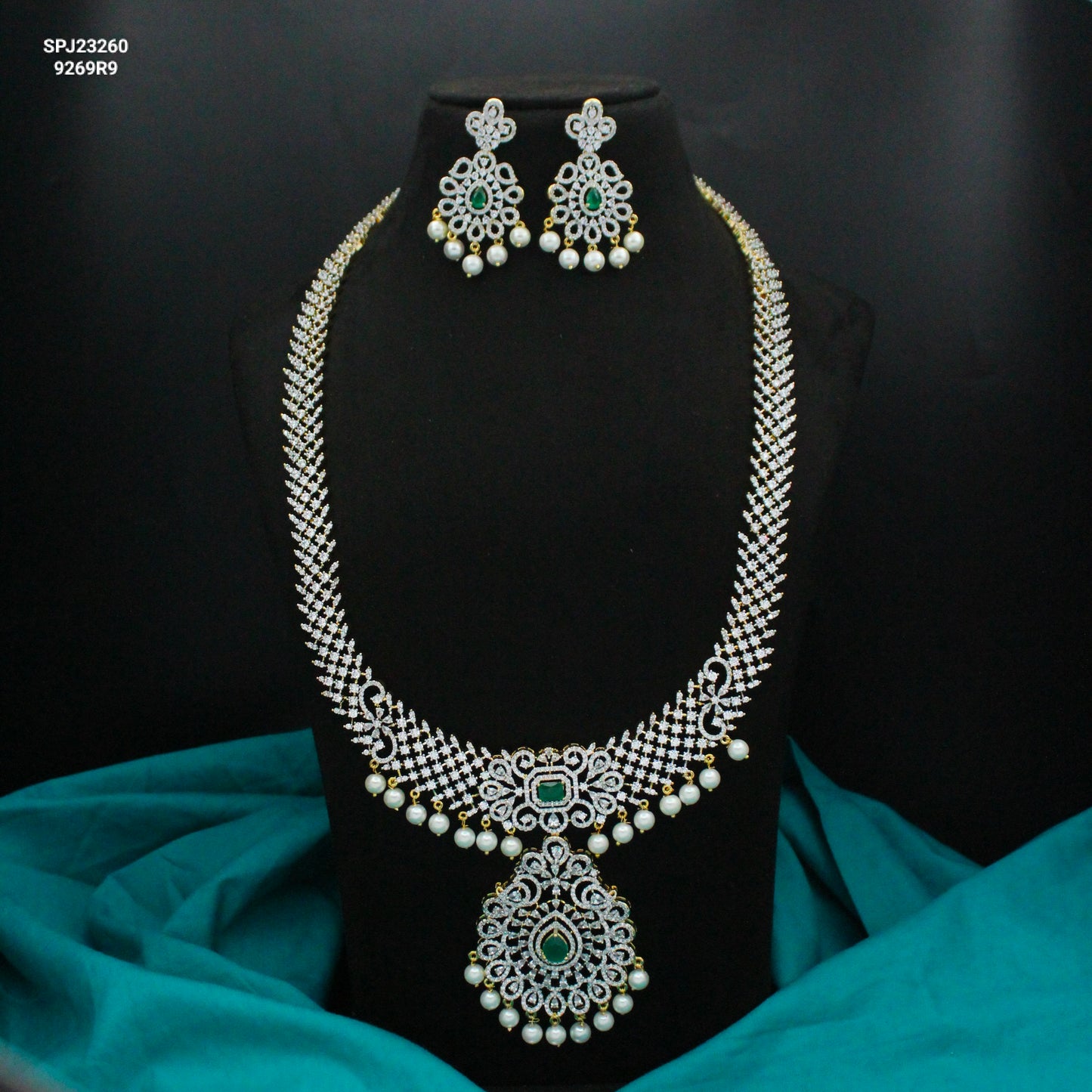 23260 GJ Long Necklace Set Green