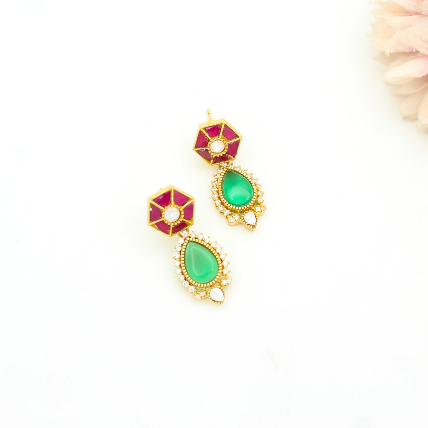 42626 Victorian Green Pendant Set With Openable Hook Push Back Earrings