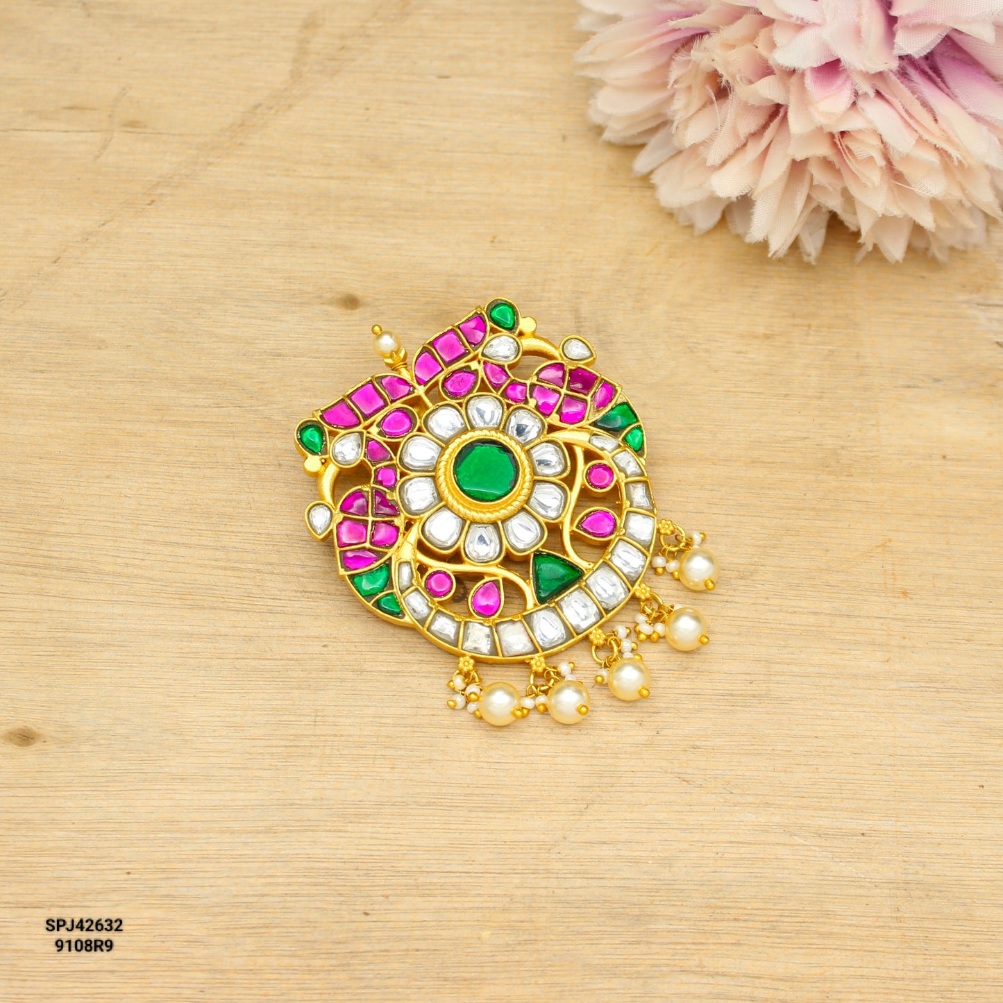 42632 Jadau Peacock Locket