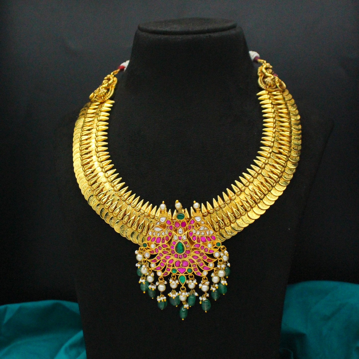 Nakshi Laxmi Short Kasulu With Peacock Jadau Locket