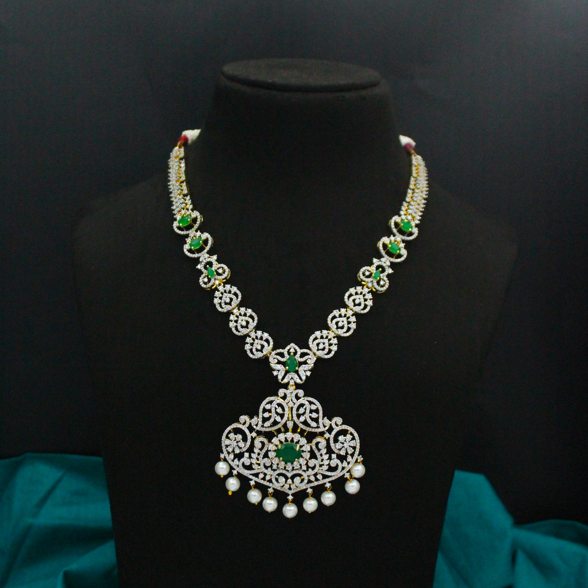 39506 Green CZ Stone GJ Short Necklace Set with Earrings
