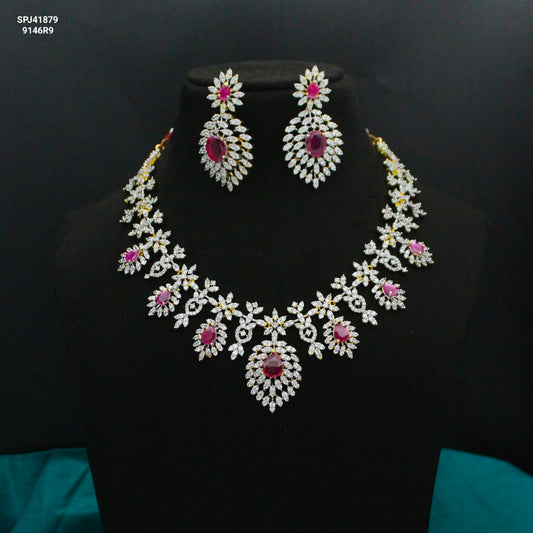 41879 GJ Short Necklace Set With Screw Back Earrings