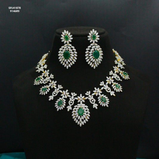 41878 GJ Short Necklace Set Green With Screw Back Earrings