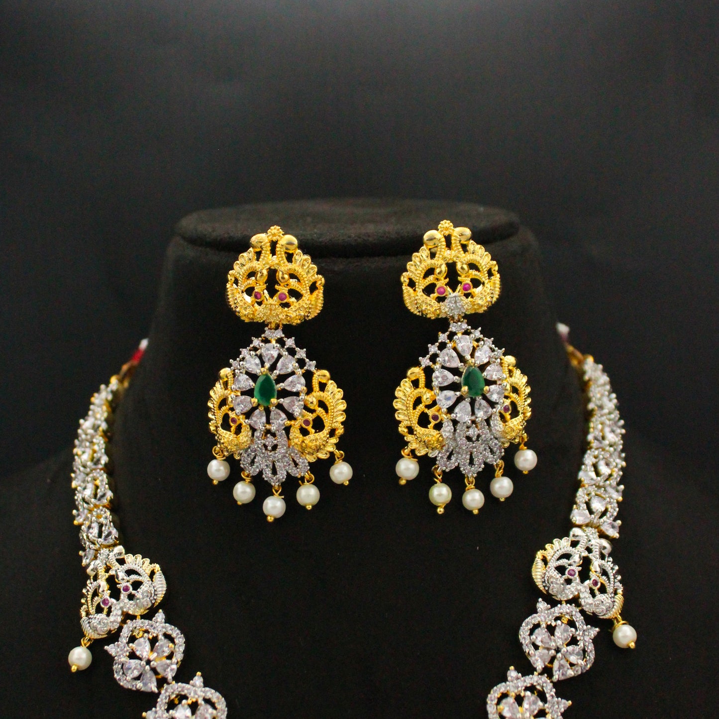 4016 GJ Double Peacock Short Necklace Set Green With Screw Back Earrings