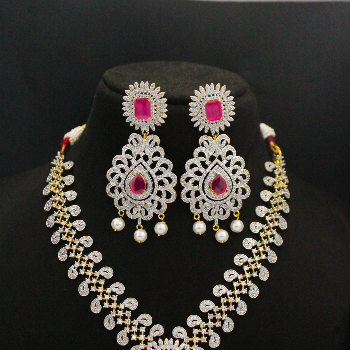 41028 GJ Short Necklace Red