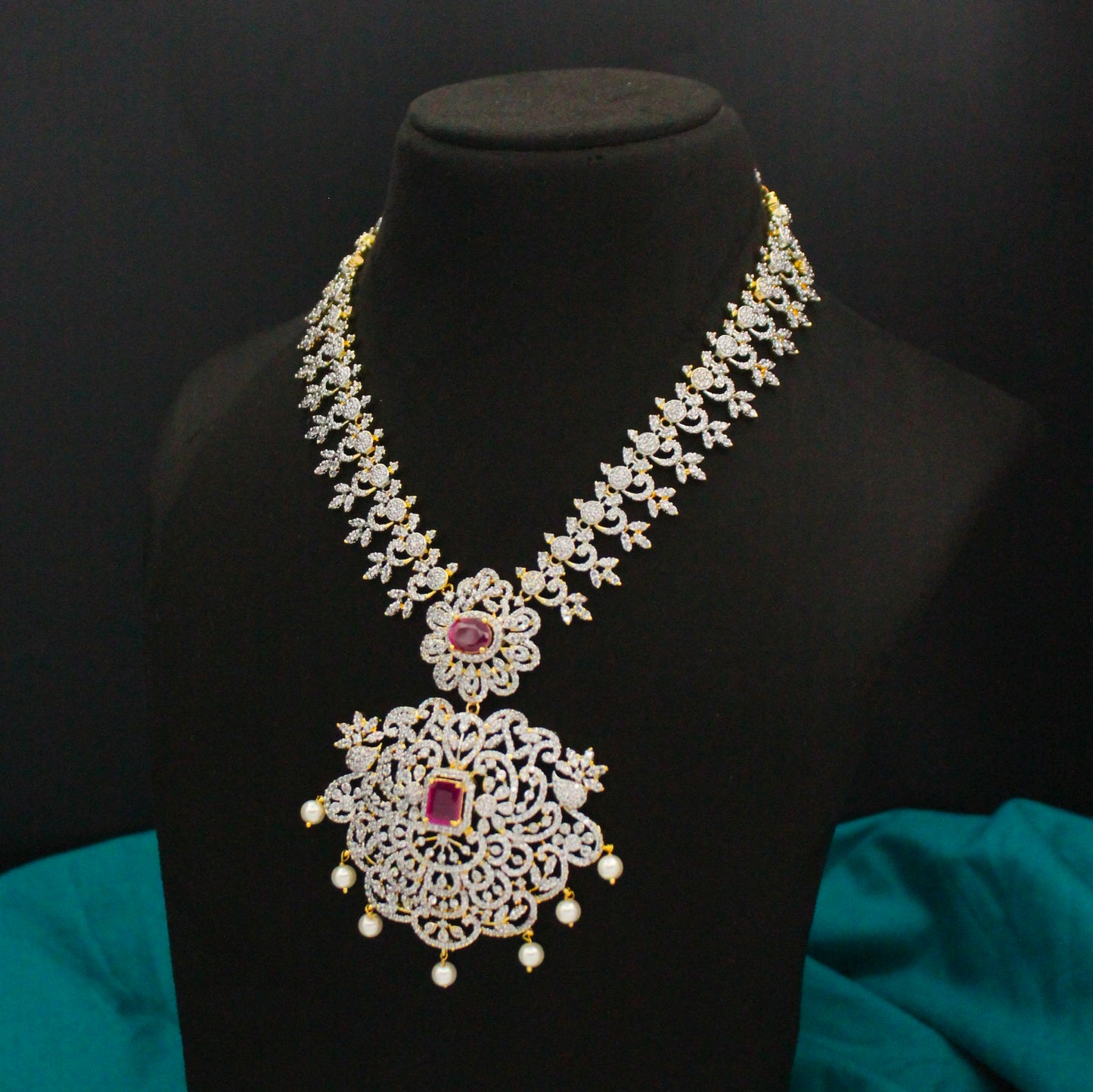Gj Broad Pendant Fancy Necklace