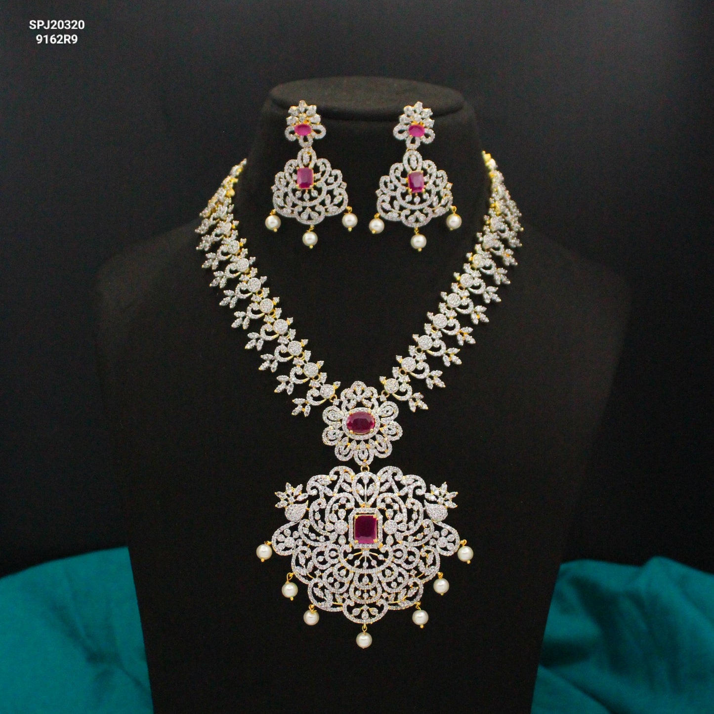 Gj Broad Pendant Fancy Necklace