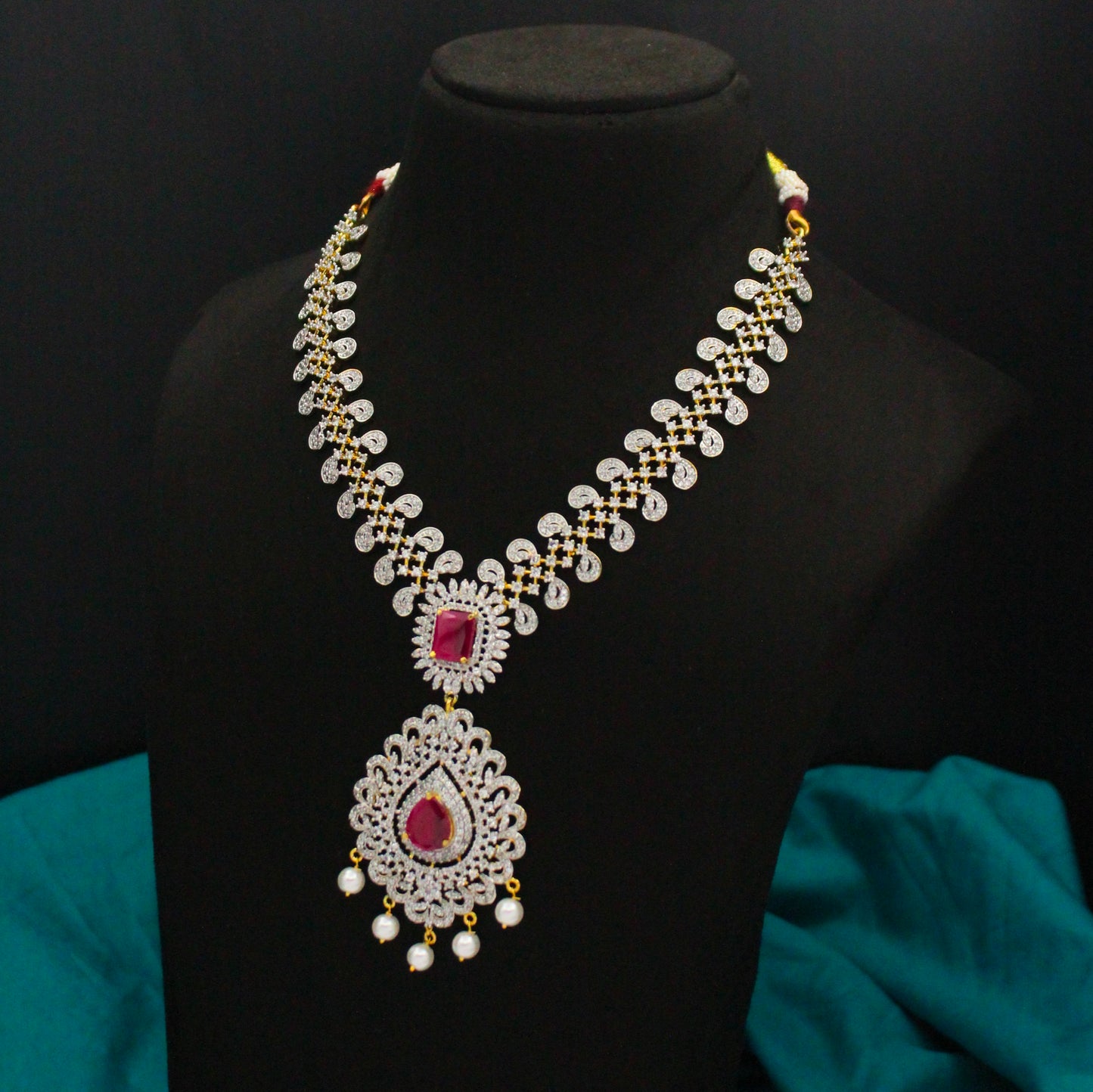41028 GJ Short Necklace Red