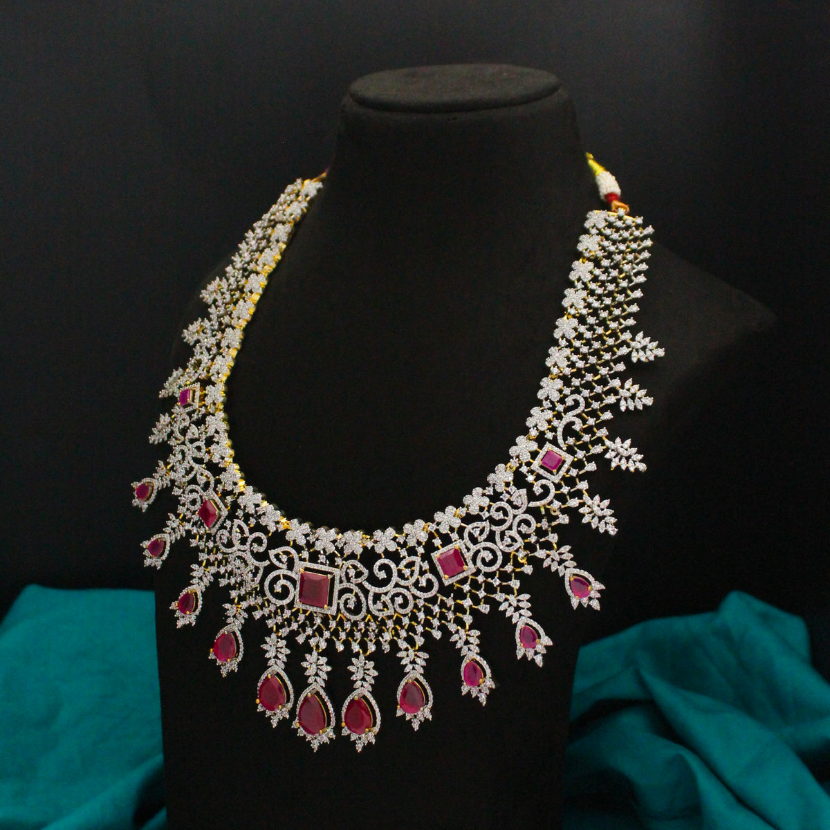 42231 GJ Broad Red Necklace Set With Push Back Earrings