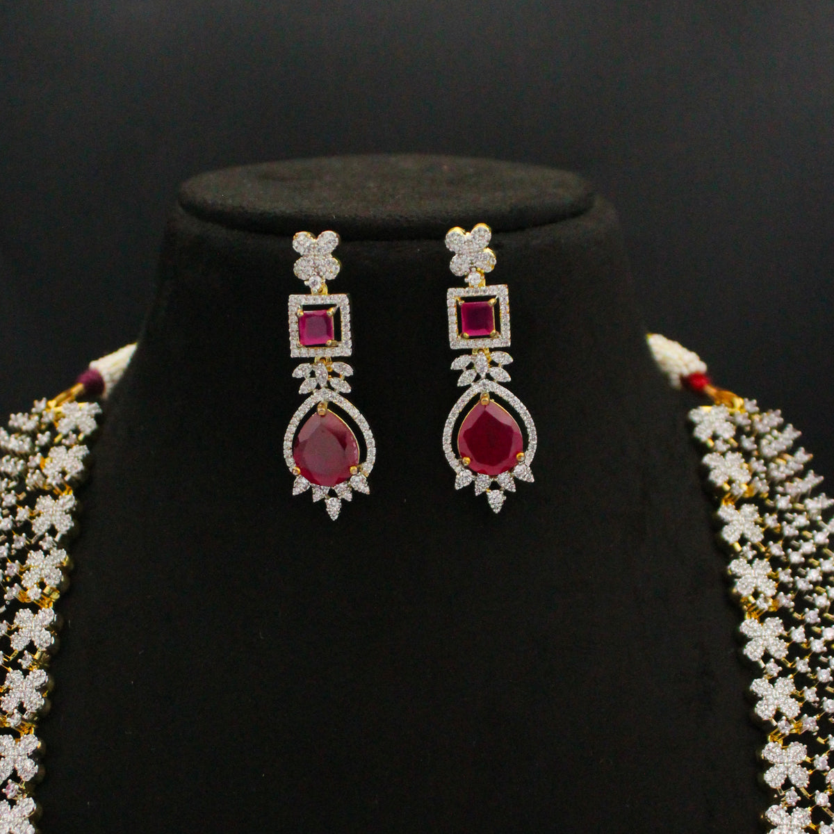 42231 GJ Broad Red Necklace Set With Push Back Earrings