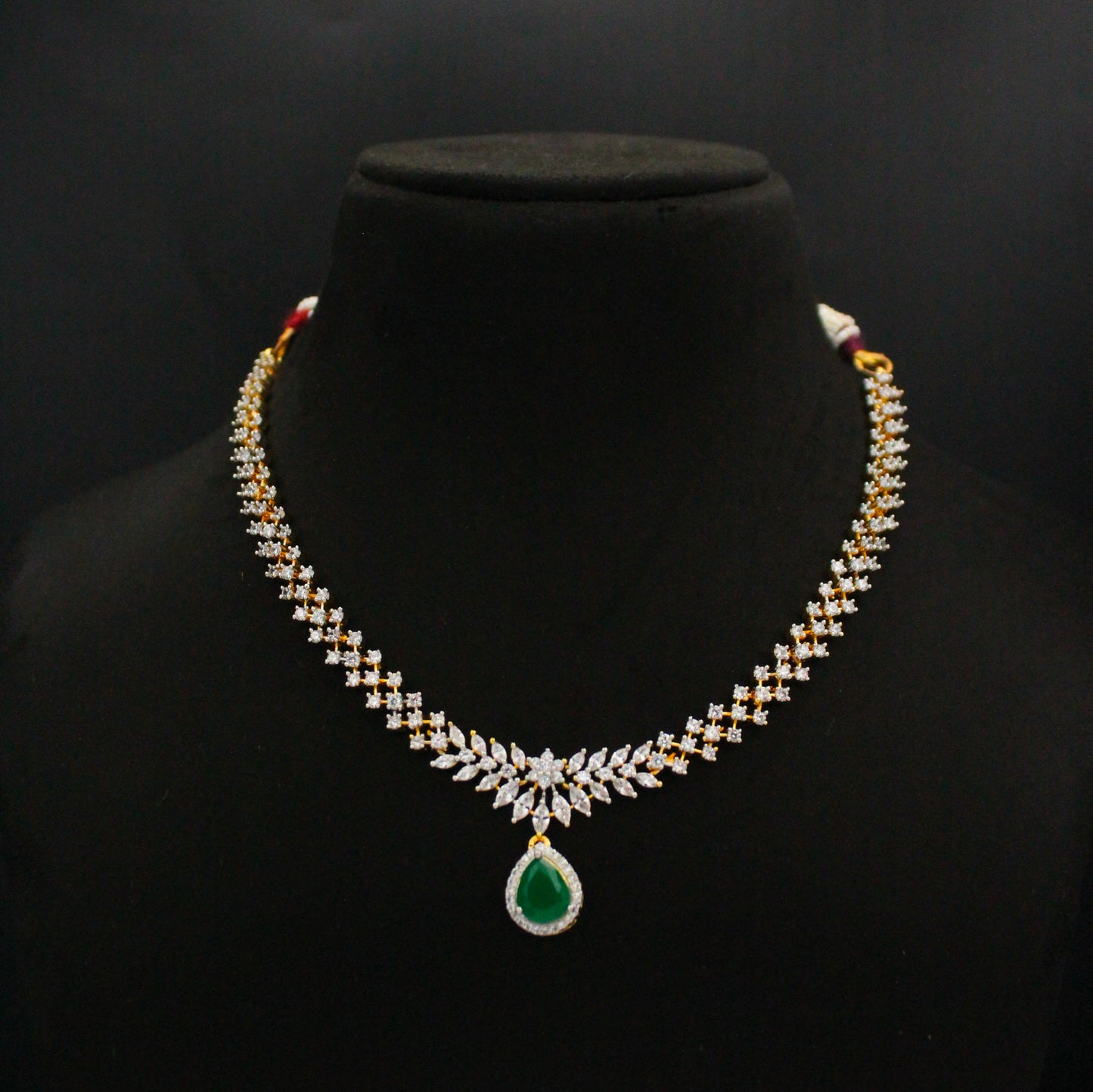 42487 Diamond Look Short Green Fancy Necklace Set