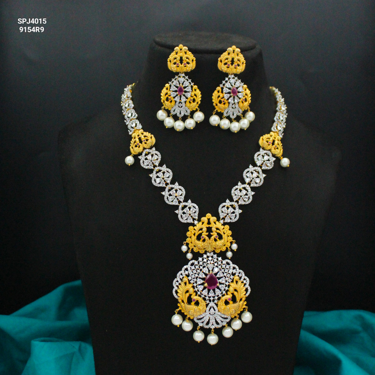 Diamond Look Dual-Tone Short Necklace SP-4015