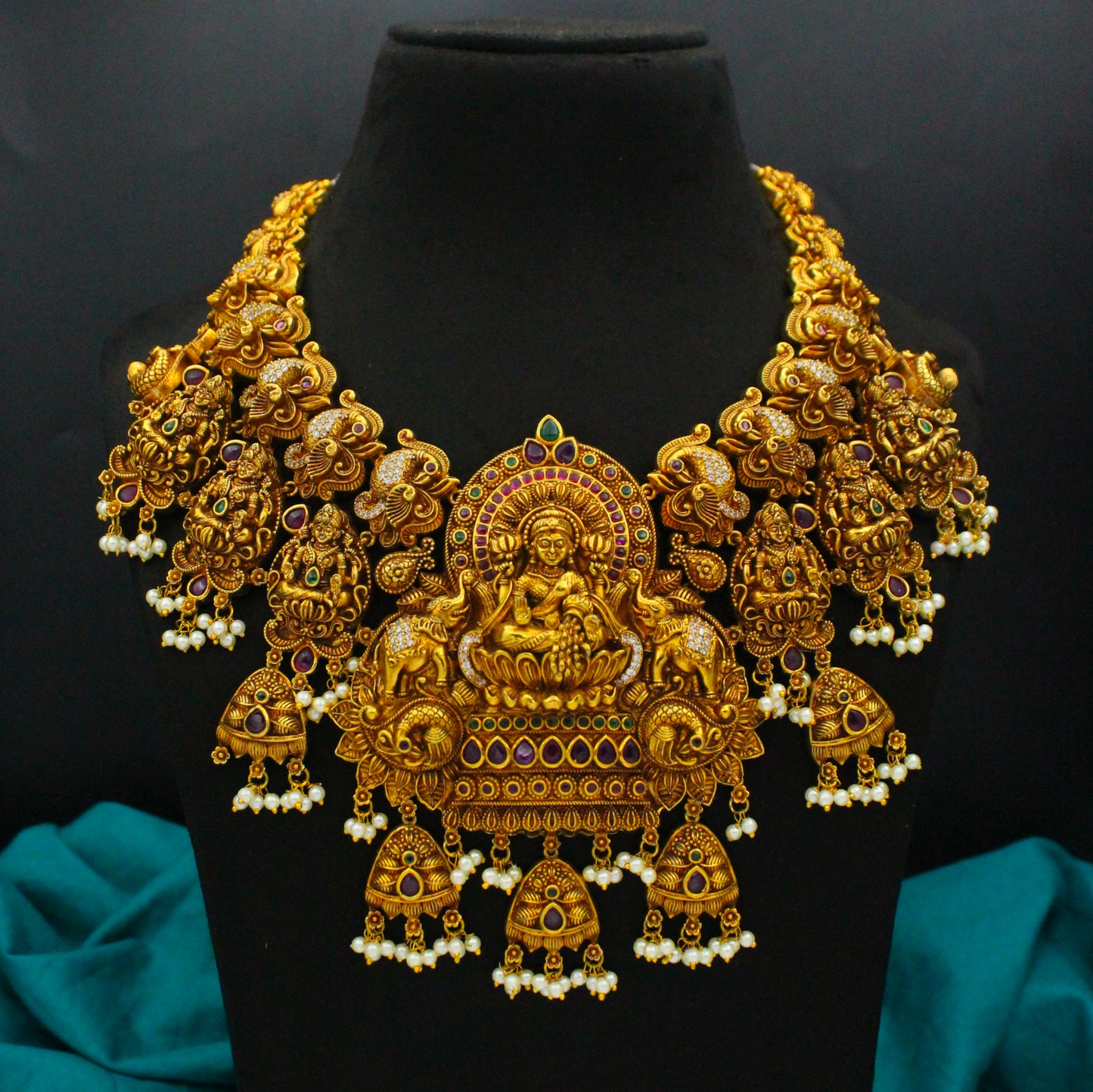 39608 Nakshi Laxmi Broad Short Necklace Set With Screw Back Earrings