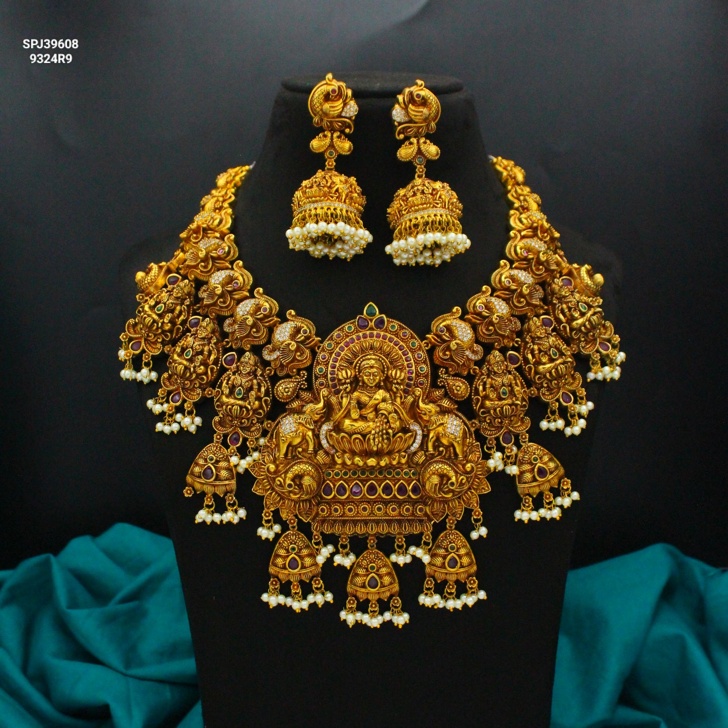 39608 Nakshi Laxmi Broad Short Necklace Set With Screw Back Earrings