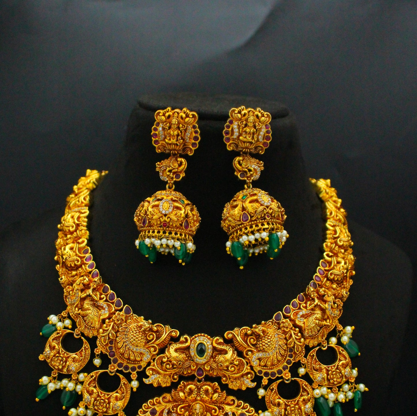 39604 Nakshi Laxmi Short Necklace Set With Screw Back Earrings