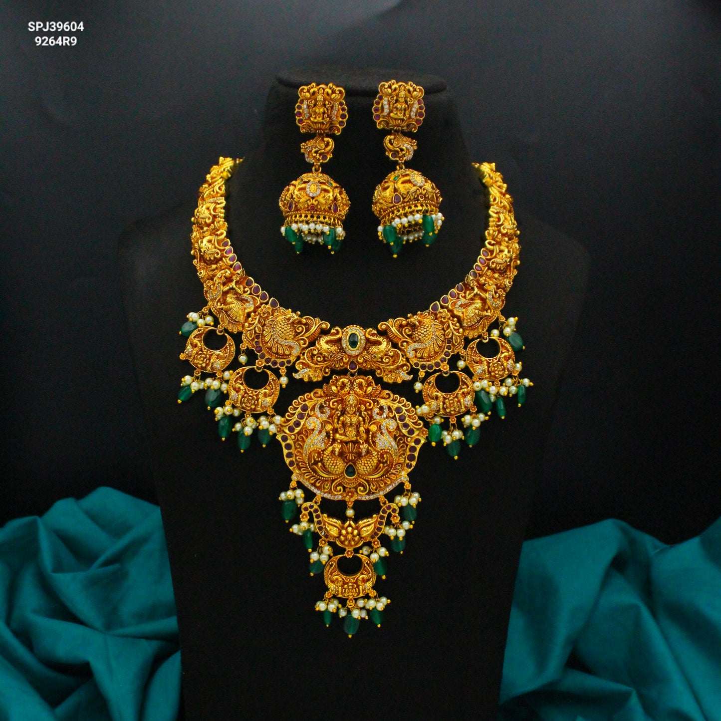 39604 Nakshi Laxmi Short Necklace Set With Screw Back Earrings