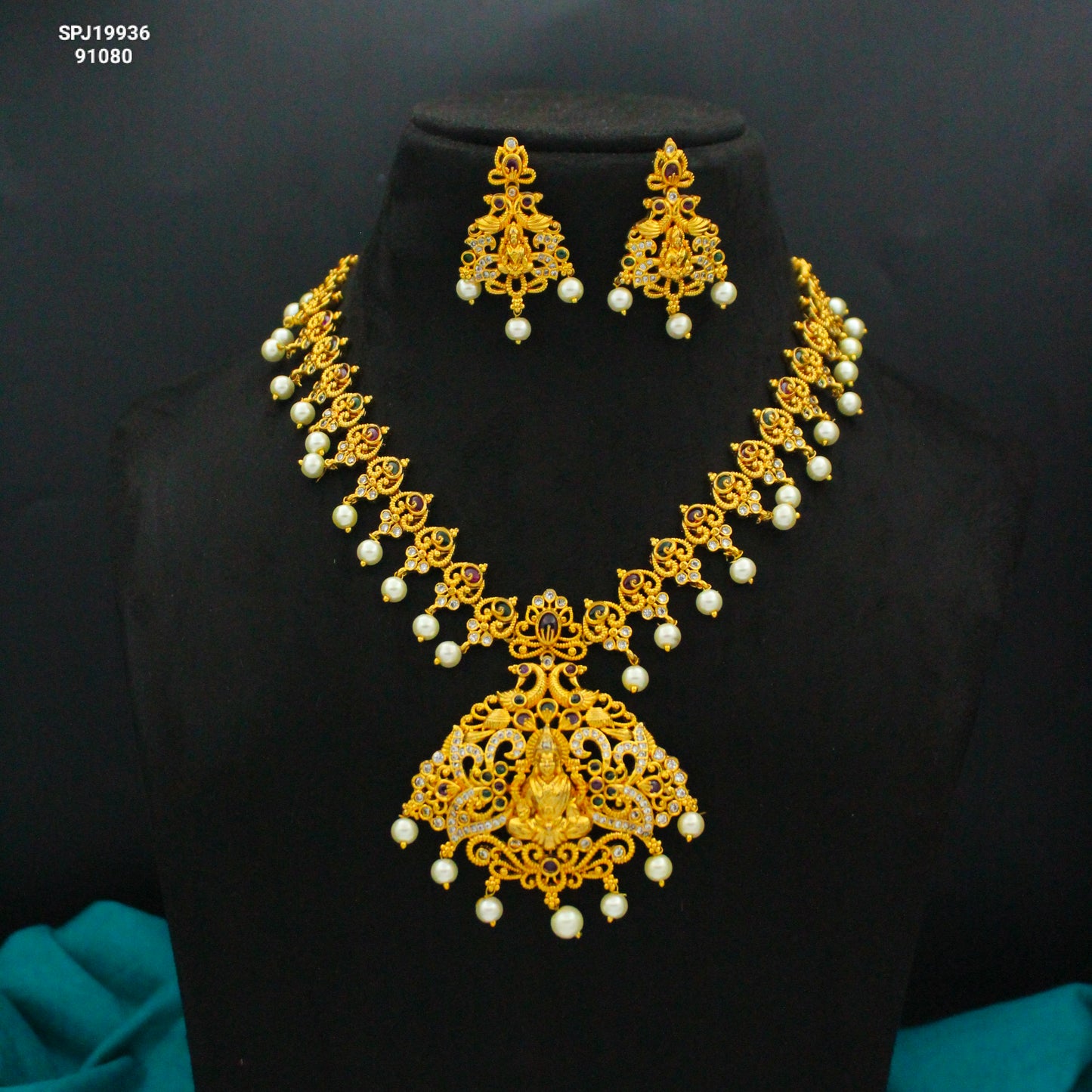 19936 Nakshi Laxmi Short Necklace Multi With Push Back Earrings