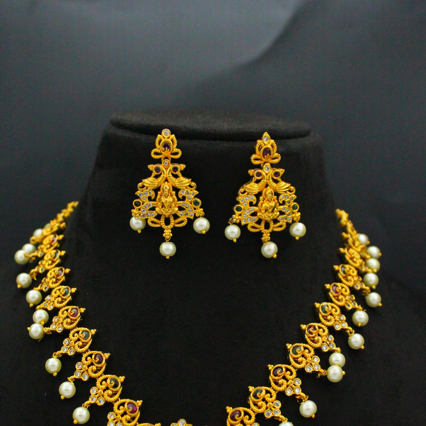 19936 Nakshi Laxmi Short Necklace Multi With Push Back Earrings