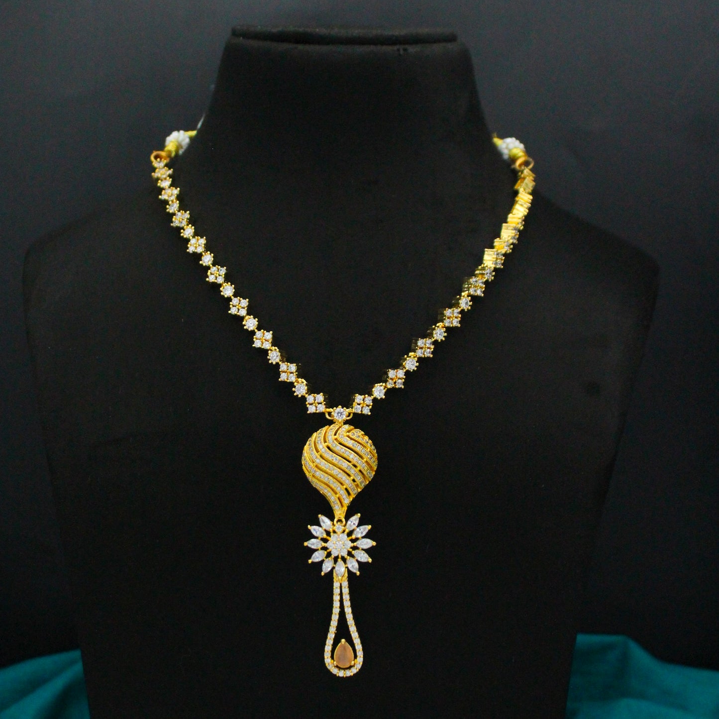 9110 CZ Fancy Short Peach Necklace Set