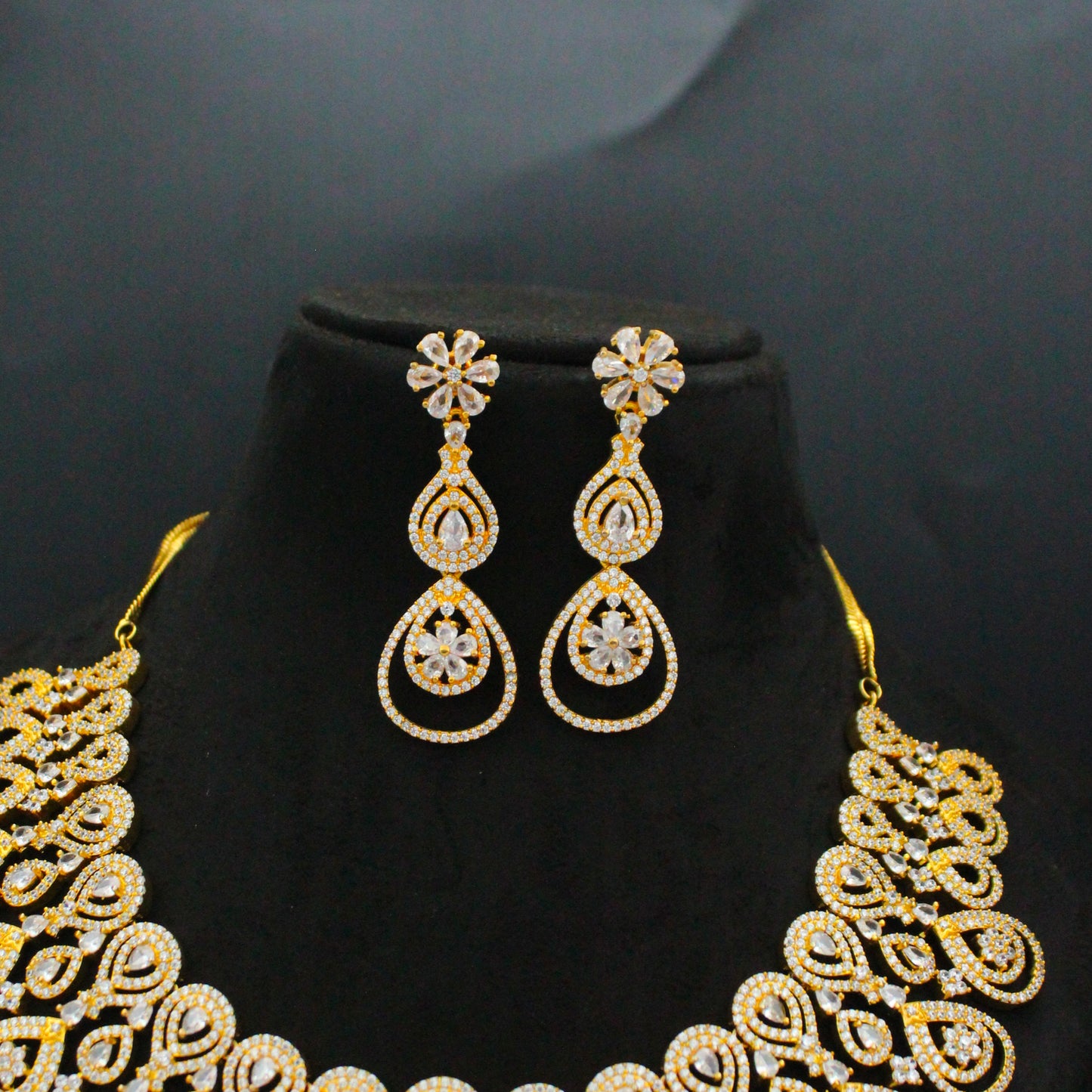 27578 CZ Full White Broad Necklace Set