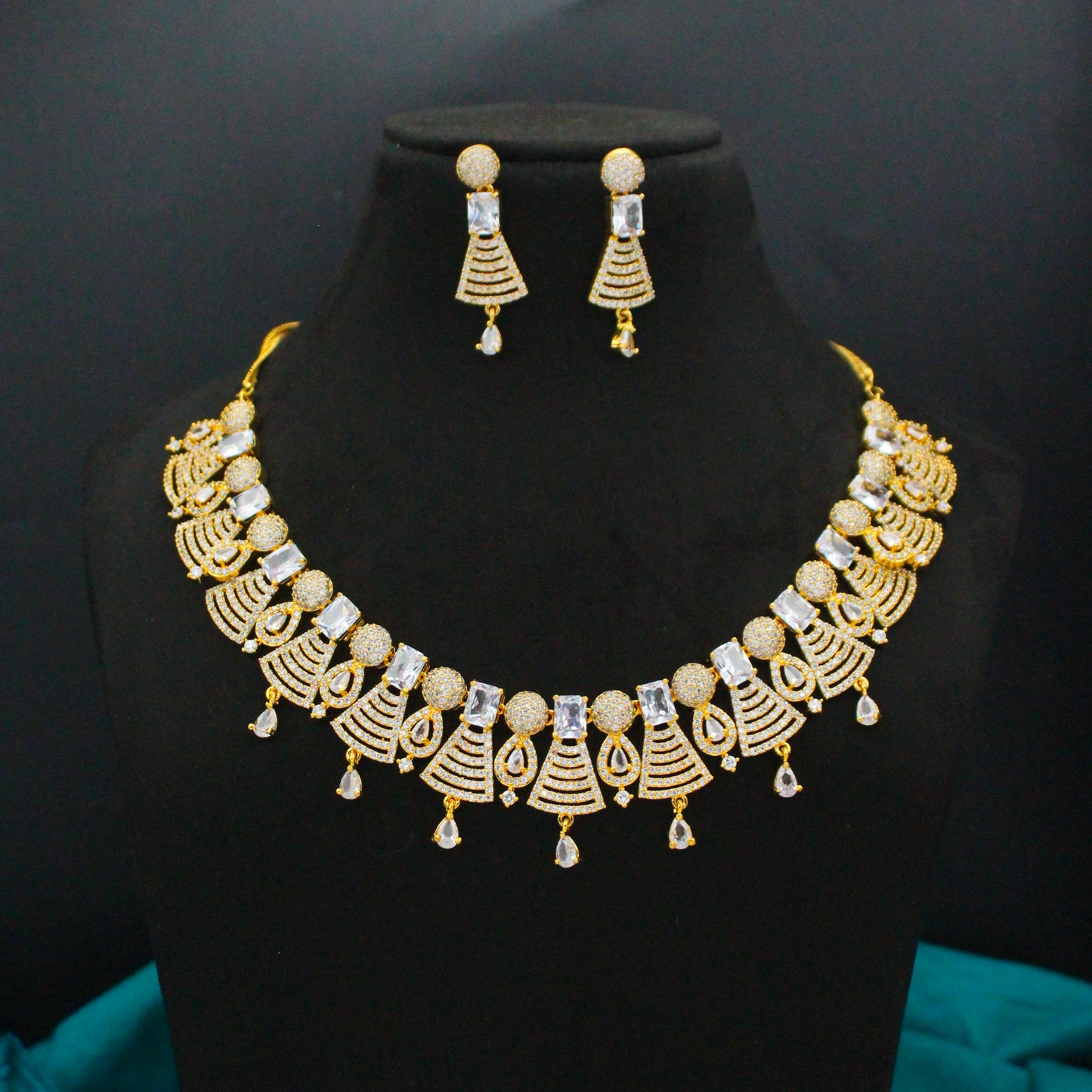 16158 CZ Short Fancy Full White Necklace