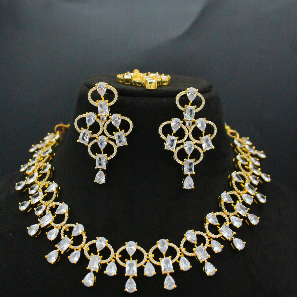 16213 CZ Full White Short Necklace Set With Maangtikka