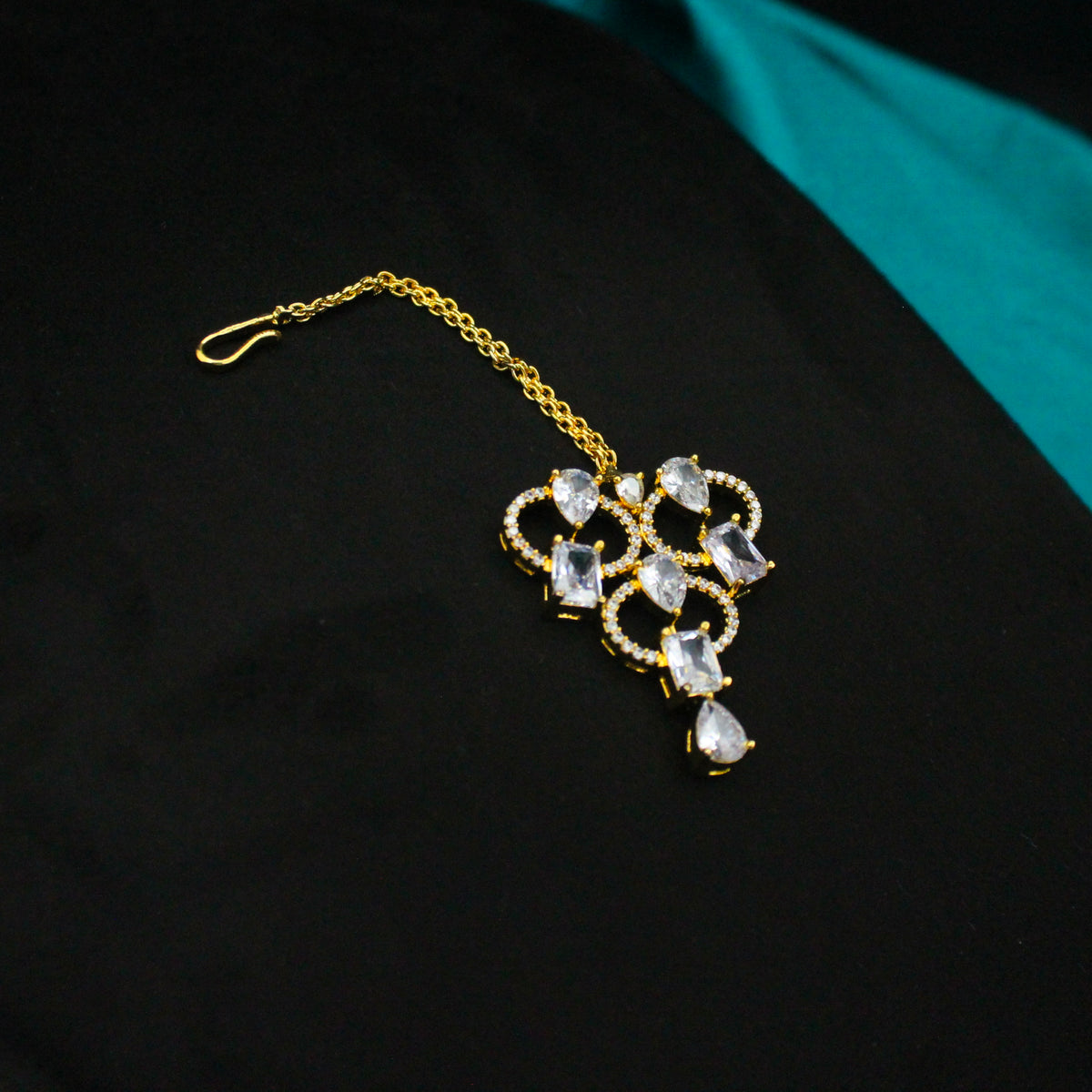 16213 CZ Full White Short Necklace Set With Maangtikka
