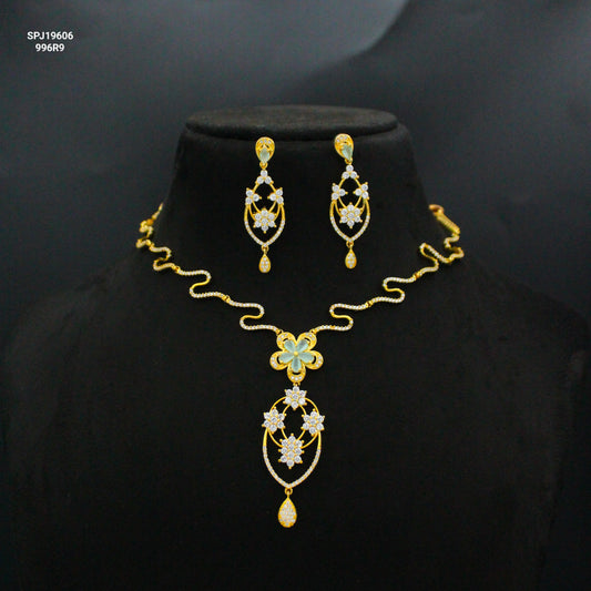 19606 GP AD Stone Short Necklace Lace Mint Green