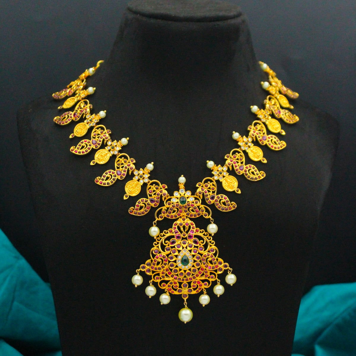 Lakshmi Kasulu Pota Stone Short Necklace Set with Screwback Earrings SP-4931