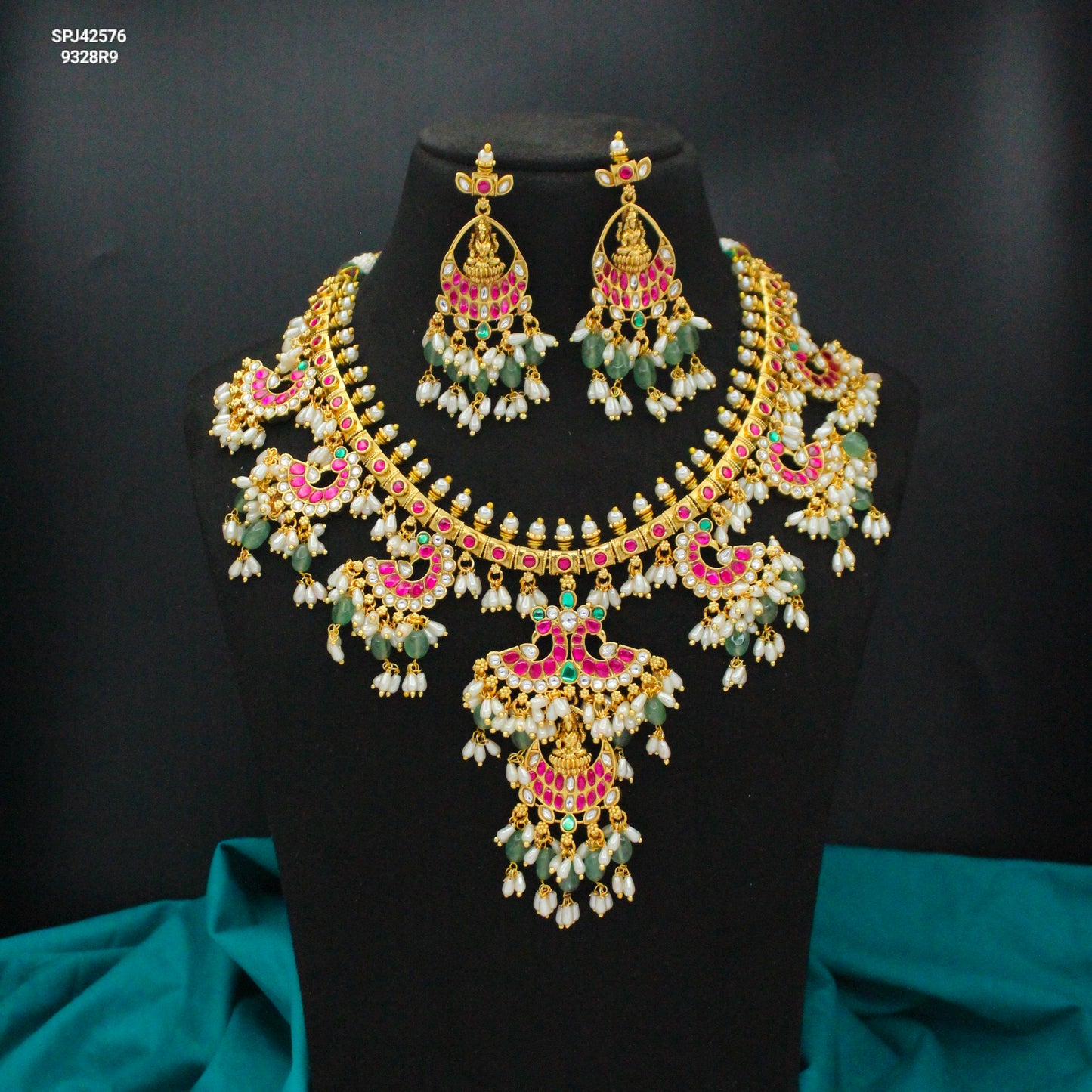 Hand Made Jadau Guttapusalu with Lakshmi Locket and Rice Pearls and Russian Strawberry Beads Bridal Design – 42576