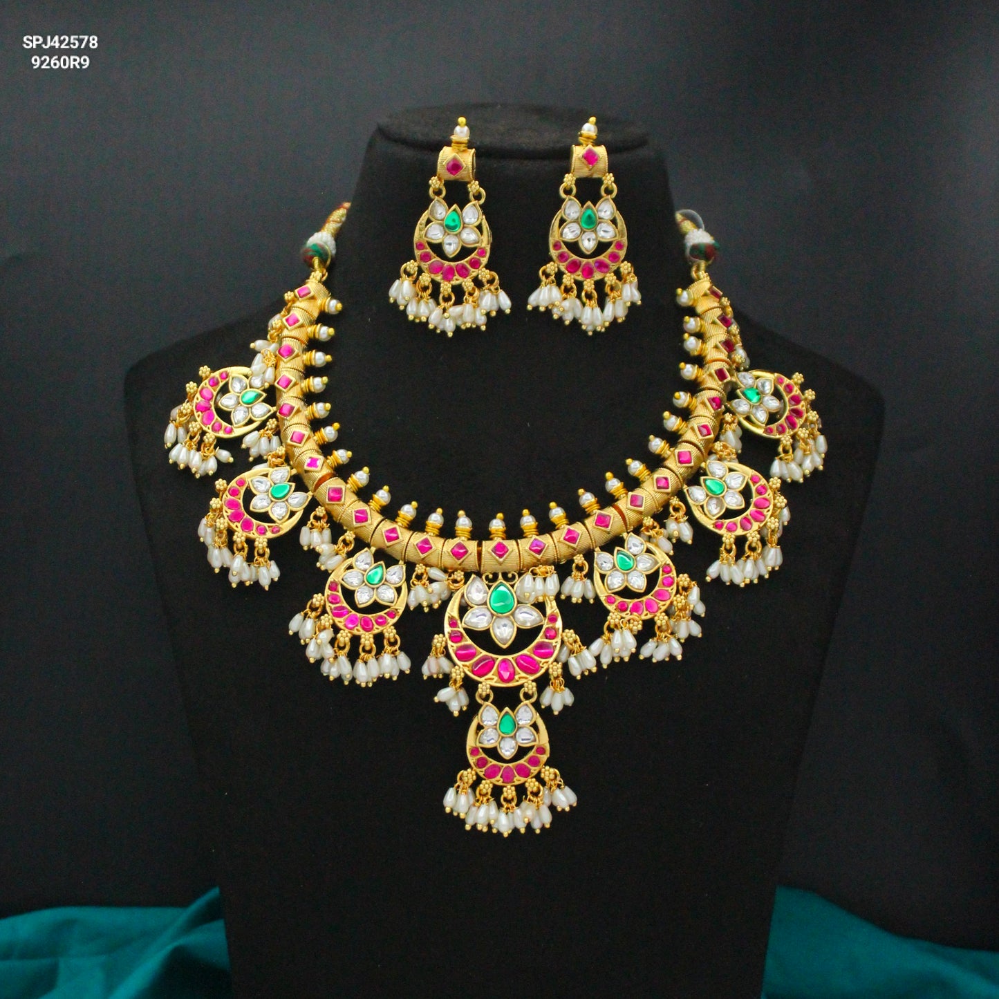 Jadau Guttapusalu Short Necklace – 42578