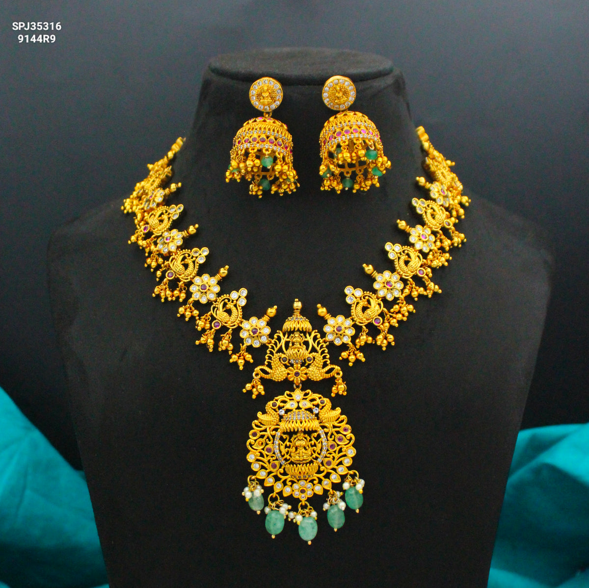 Nakshi Short Necklace with Golden Balls SP-35318