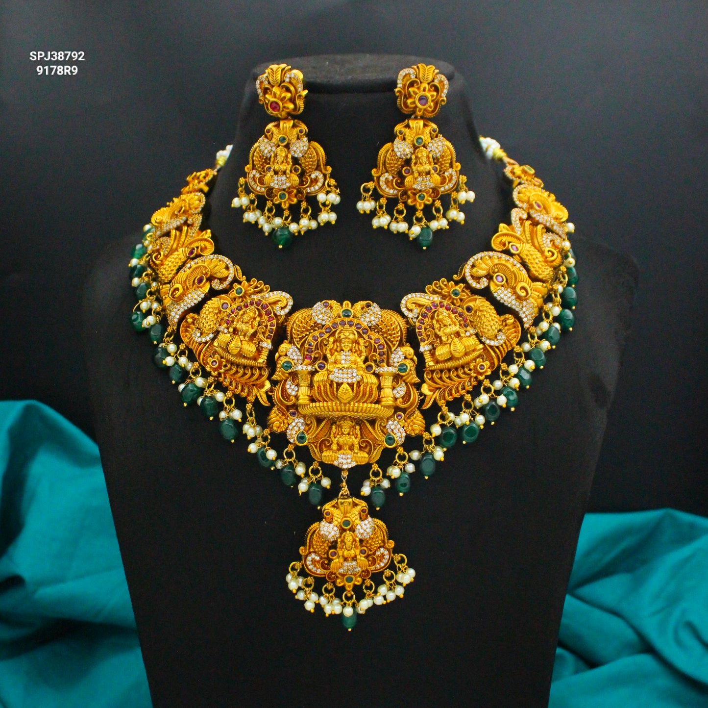 38792 Nakshi Laxmi Short Broad Necklace Set With Screw Back Earrings