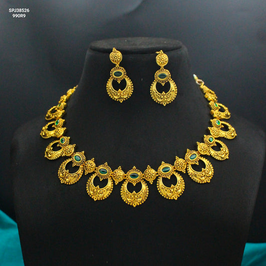 38526 Green Peacock Short necklace