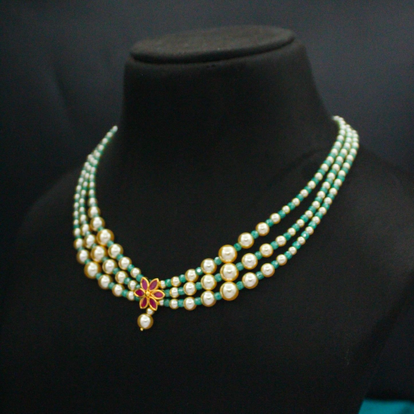 42649 3 Lines Swarovski Pearls & Green Onex Beads Mala Short