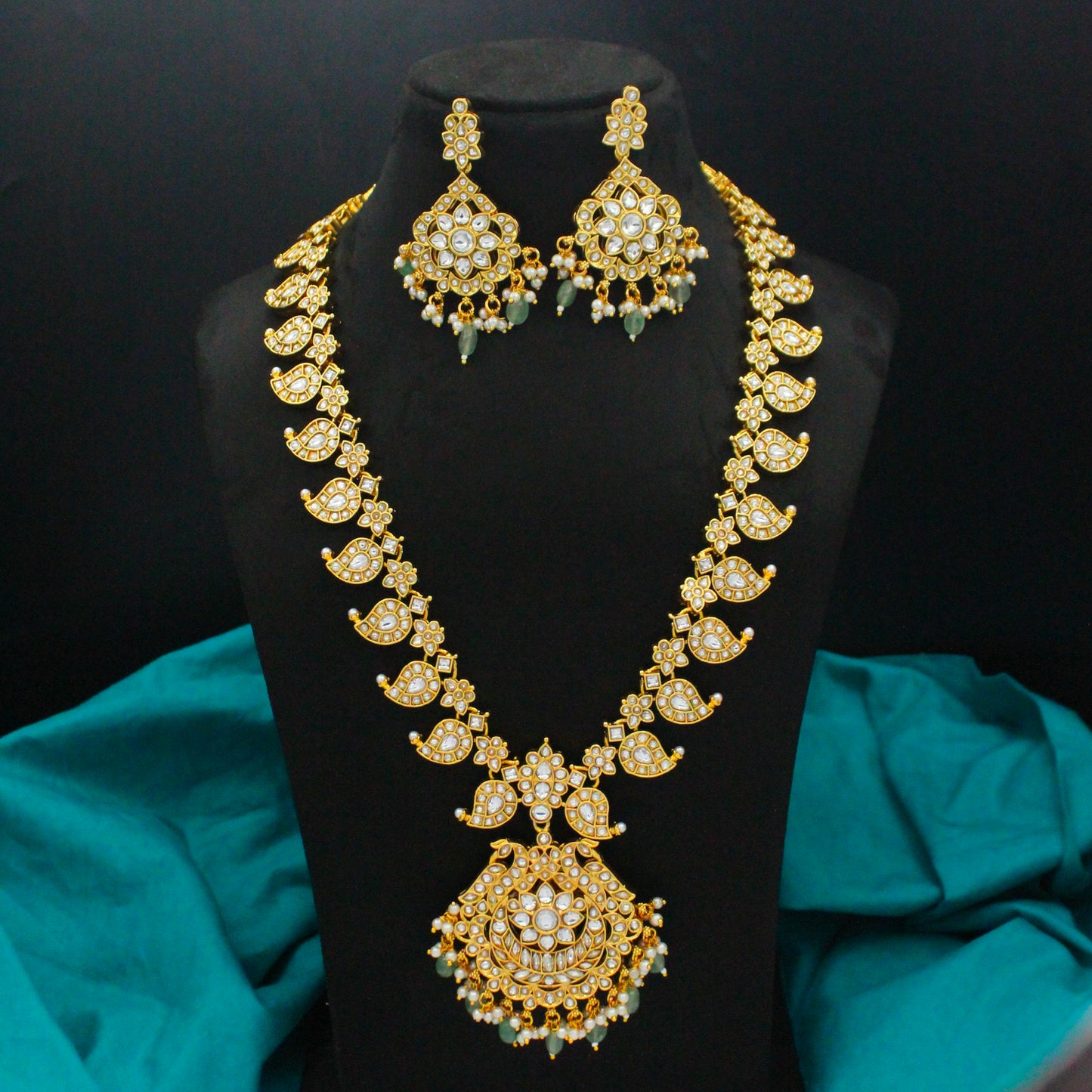 42658 Jadau Mango 2 In 1 Long Necklace Set With Push Back Earrings