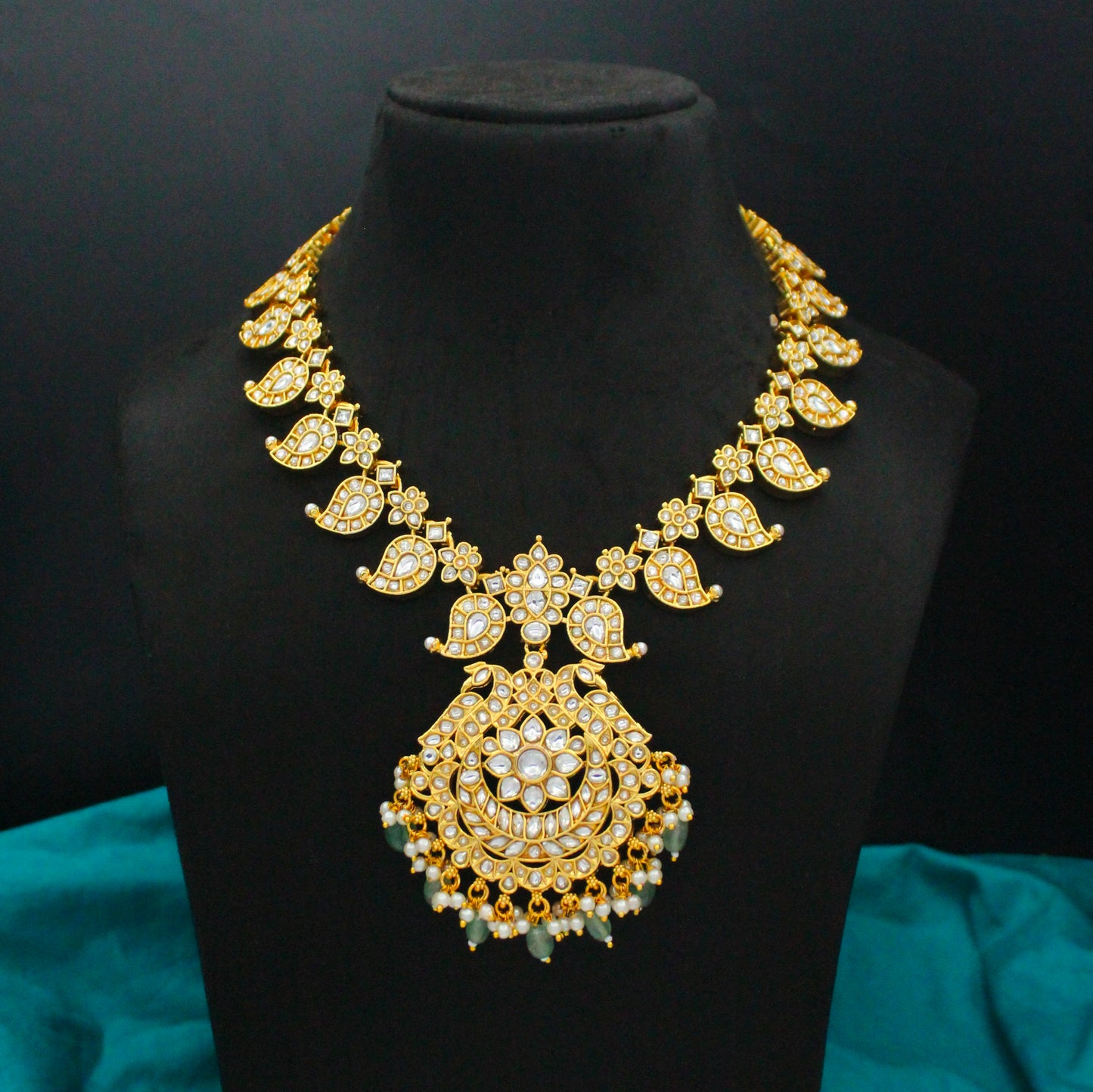 42659 Jadau Mango 2 In 1 Short Necklace Set With Push Back Earrings