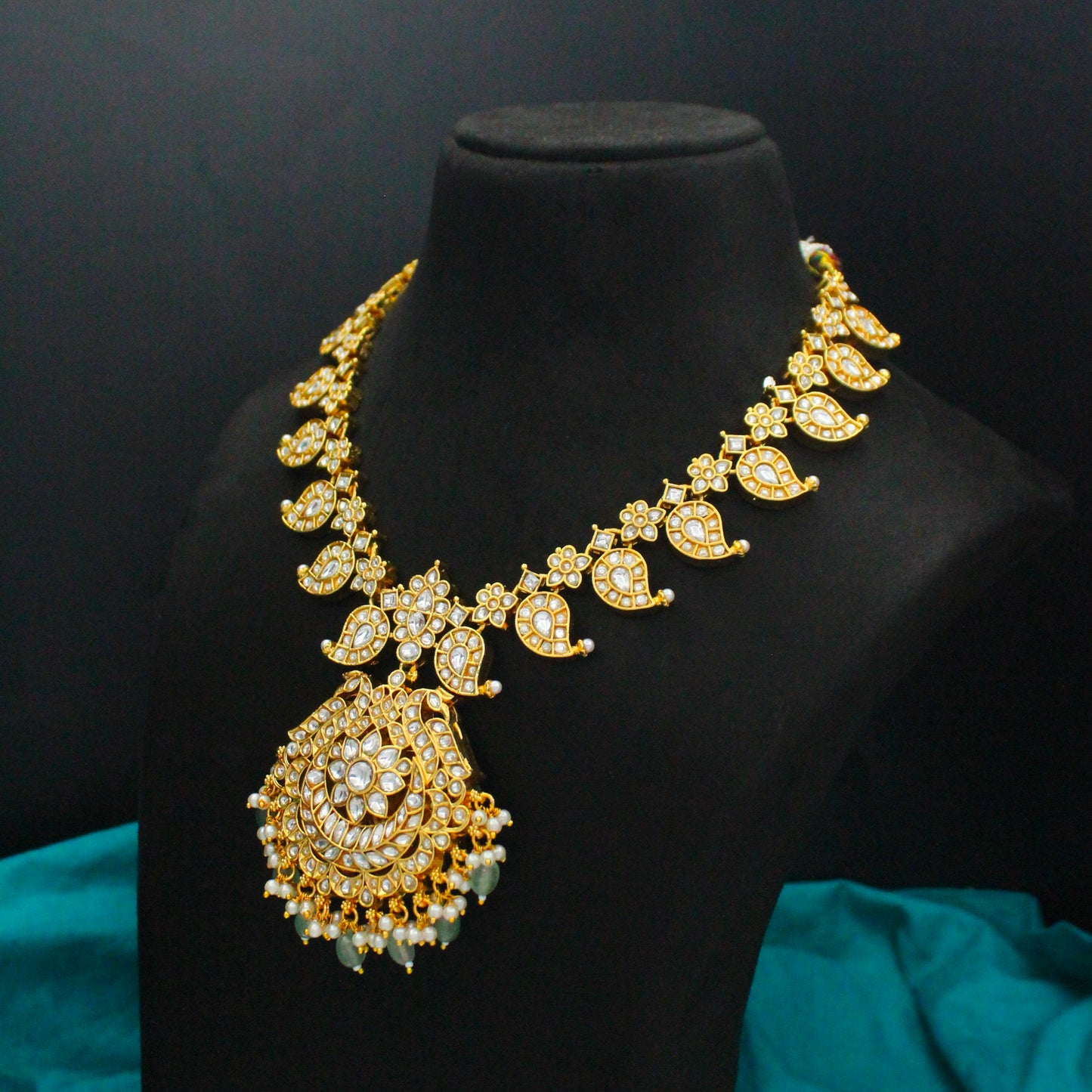 42659 Jadau Mango 2 In 1 Short Necklace Set With Push Back Earrings