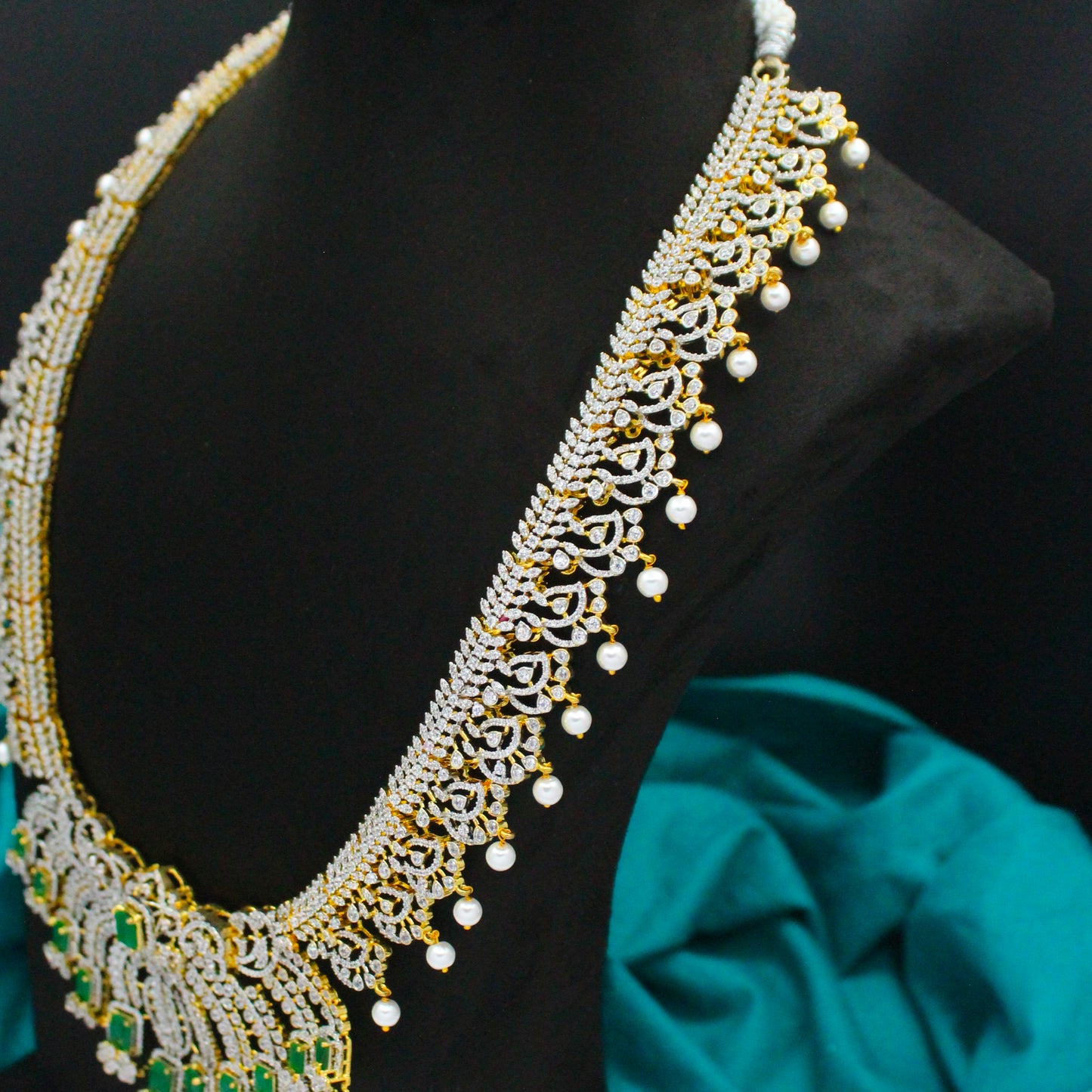 42662 Diamond Look Green Long Necklace Set With Push Back Earrings