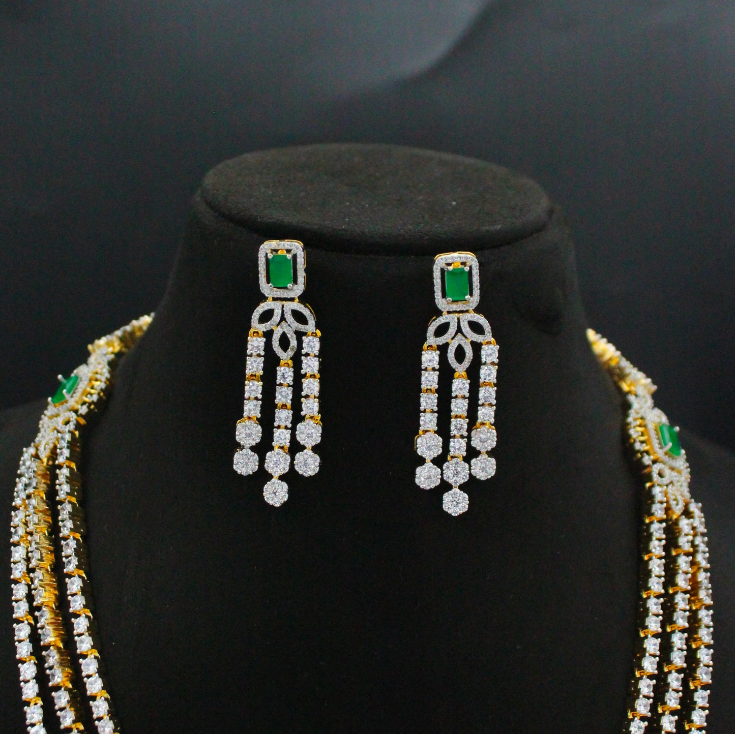 42665 GJ 3 Layers Green Short  Necklace Set With Push Back Earrings