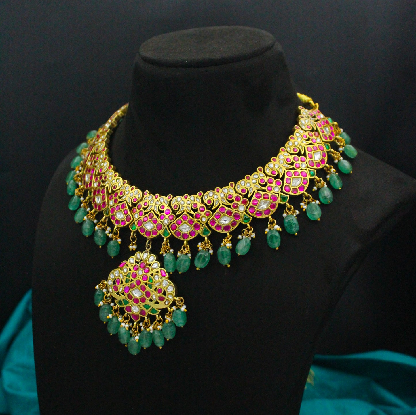 42771 Jadau Kundan Short Necklace