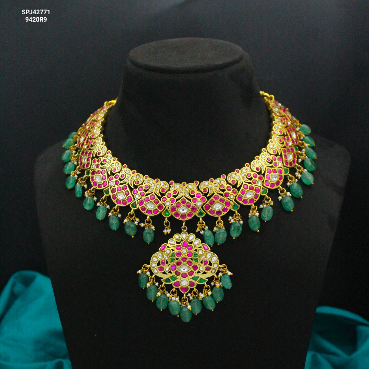 42771 Jadau Kundan Short Necklace