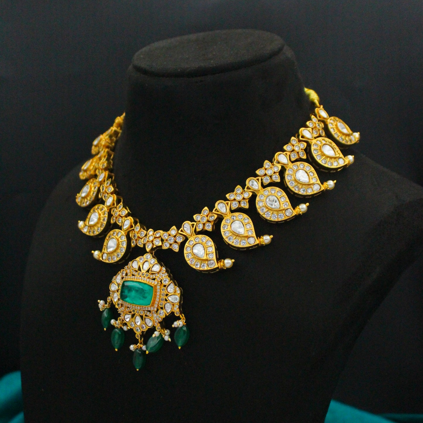 42669 Mango Moissanite Short Necklace Set Green