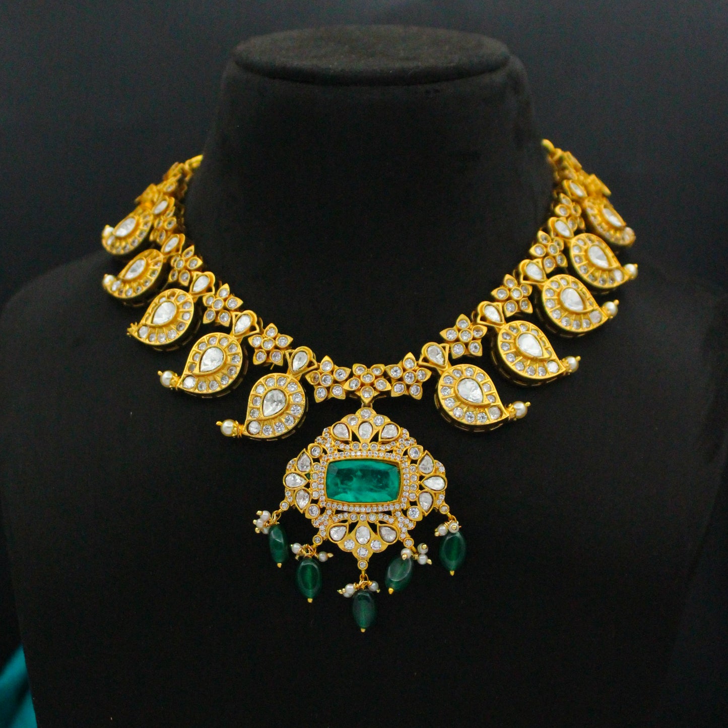 42669 Mango Moissanite Short Necklace Set Green