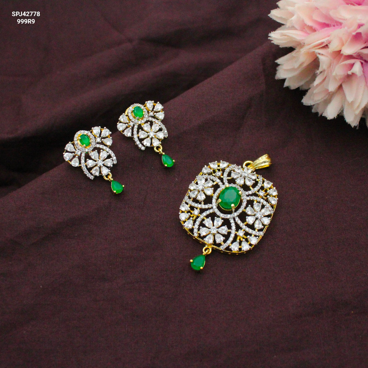 42778 Diamond Look Green Flower Design Pendant Set