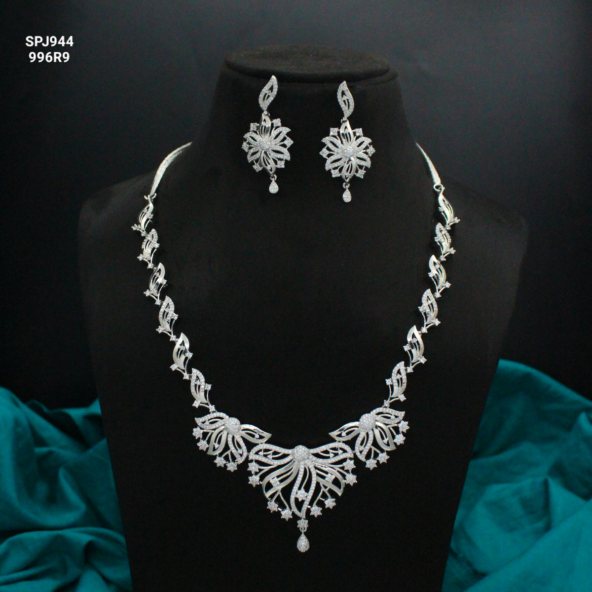 Platinum Full White Floral Short Necklace Set with Pushback Earrings SP-944