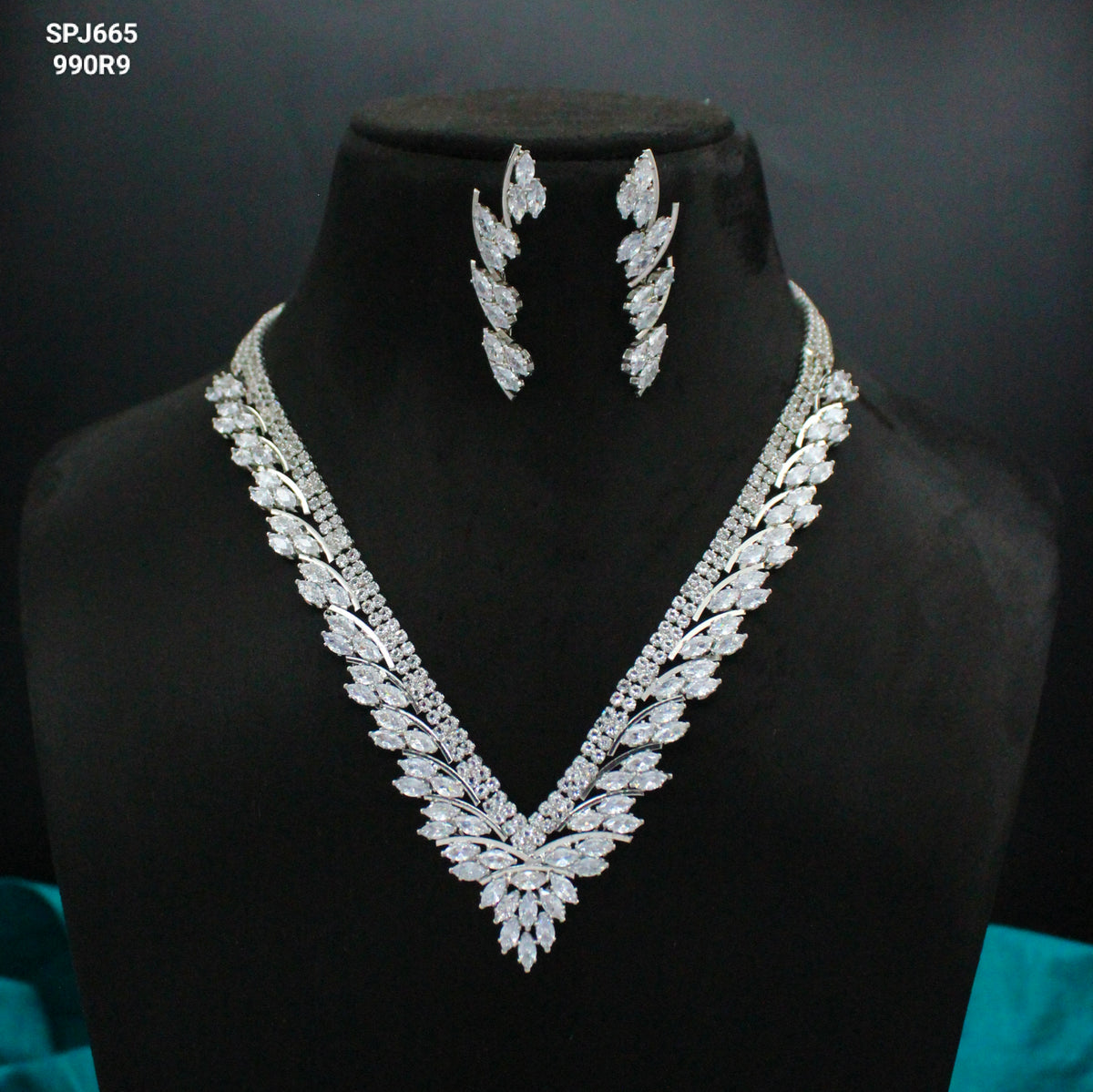 Platinum Full White Leaf Necklace Set with Pushback Earrings SP-6657