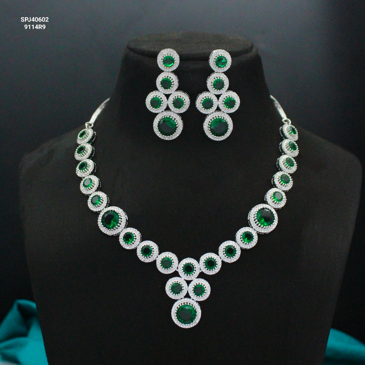 Platinum Green Short Necklace Set with Pushback Earrings SP-40602