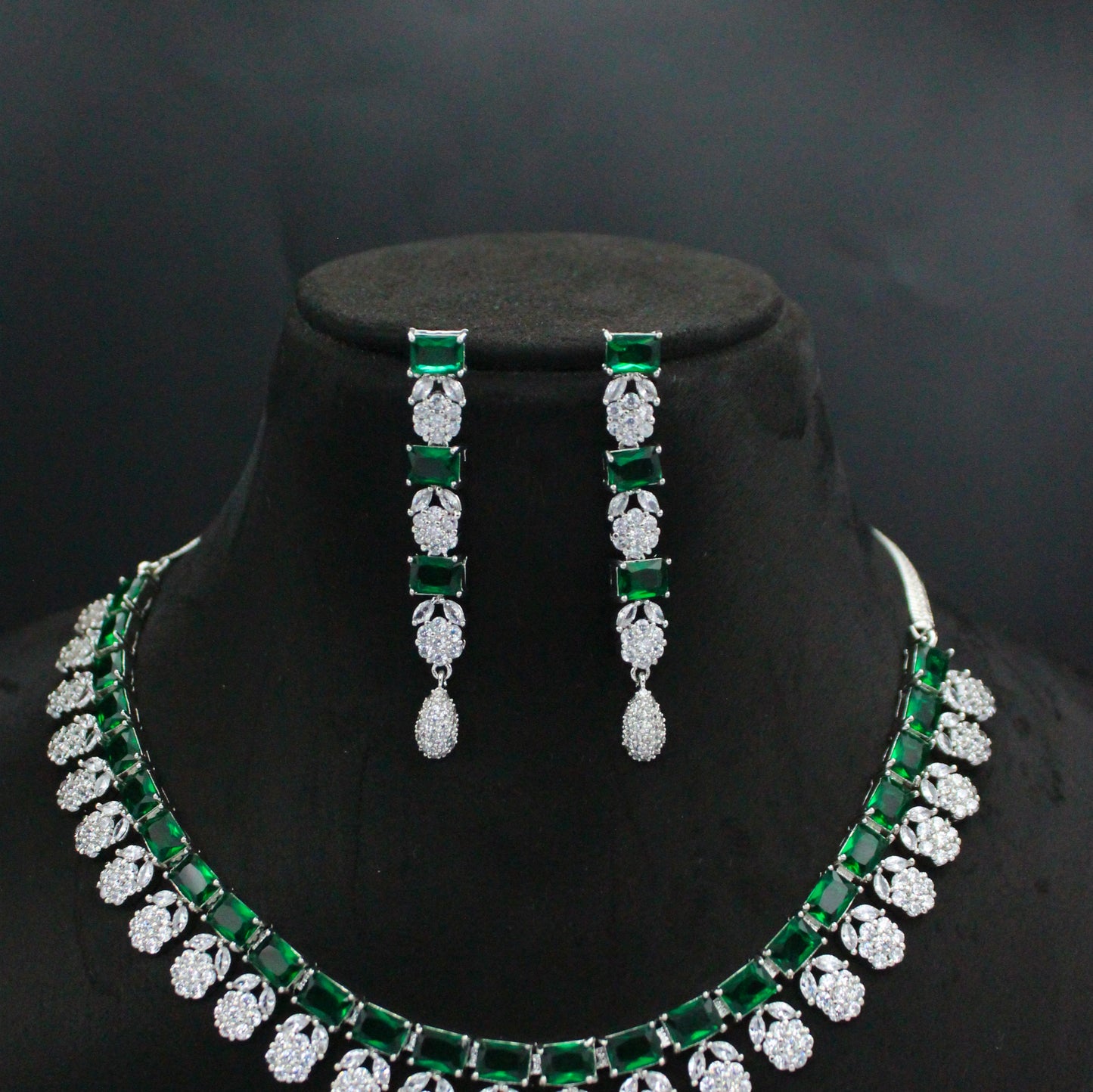 Platinum Green Stone Necklace Set SP-8783