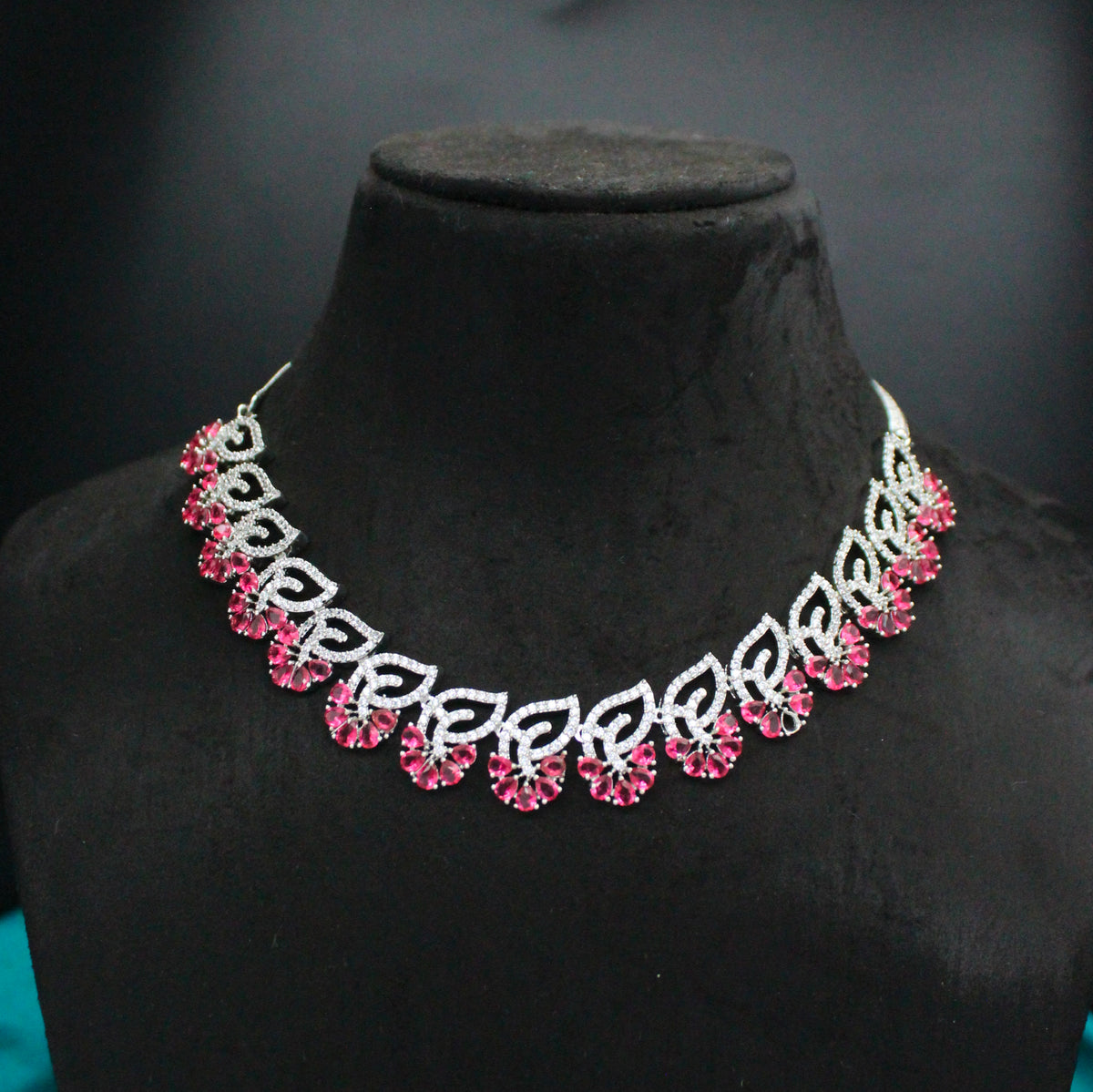 White Polish Stone Short Necklace Set SP-788